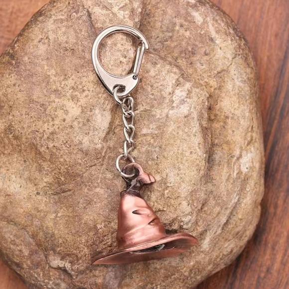 Harry Potter Sorting Hat Keychain - Picture 5 of 8